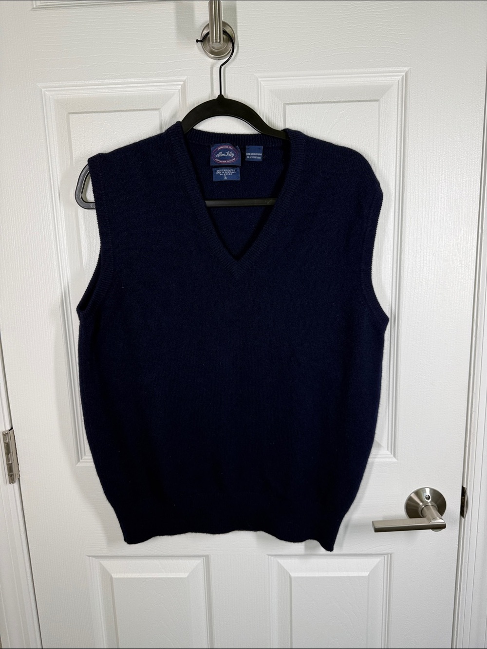 Allen Lolly dark navy blue cashmere sweater vest size large made in Scotland